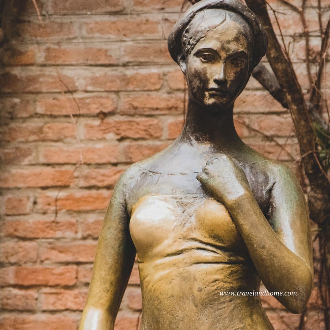 Verona in Italy Juliets statue and balconyVerona Italy - The Beautiful City of Romance