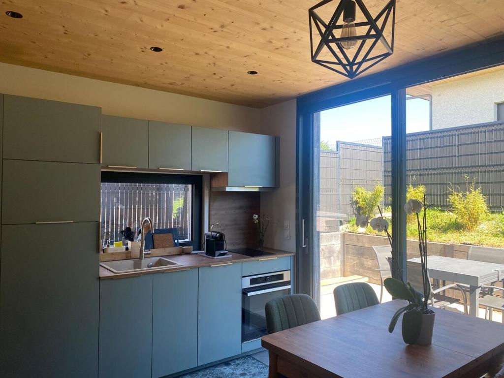 L'Appart MoH Yvoire - appartment stay in Yvoire - budget friendly and central location
