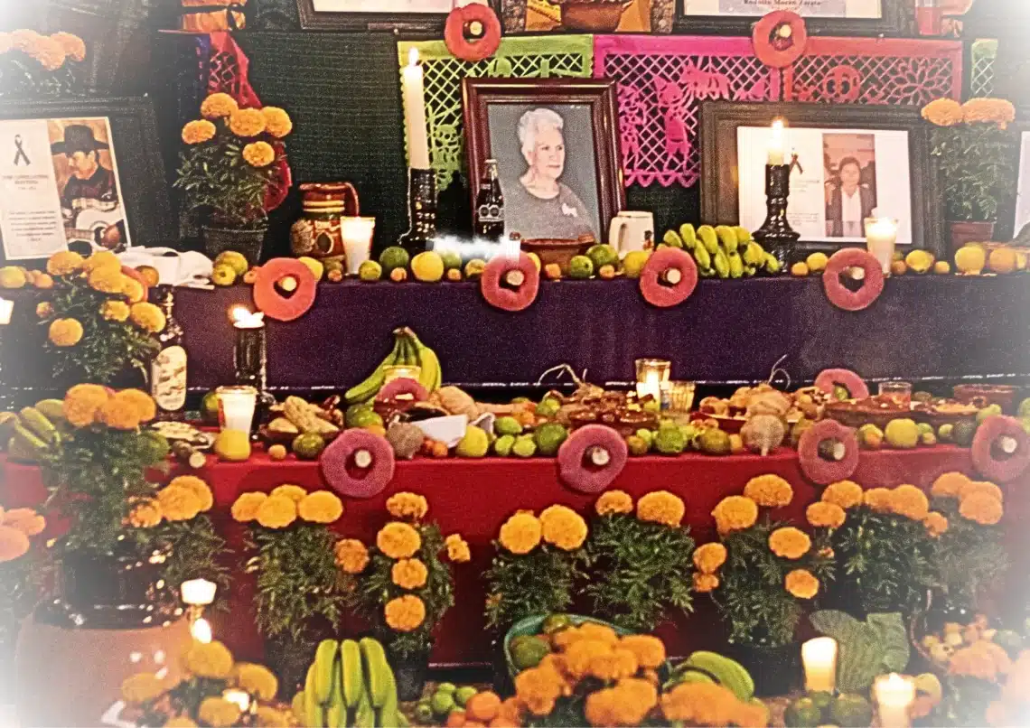 Ofrenda Day of the Dead Party decorations ideas #travelandhome