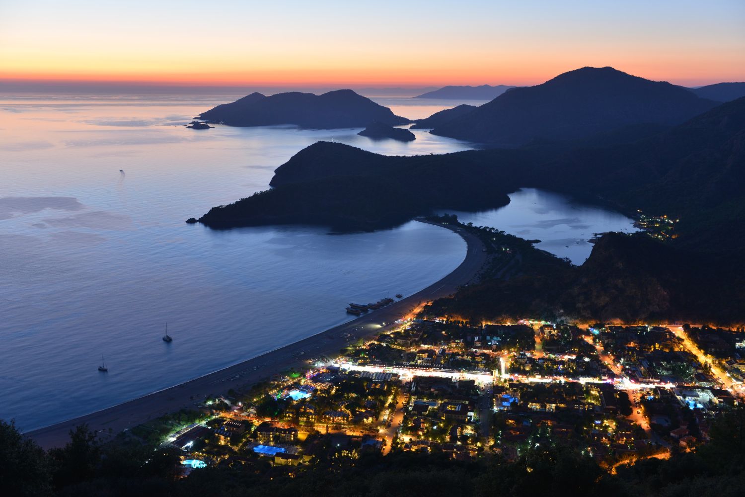 Is it worth visiting Ölüdeniz Blue Lagoon Beach