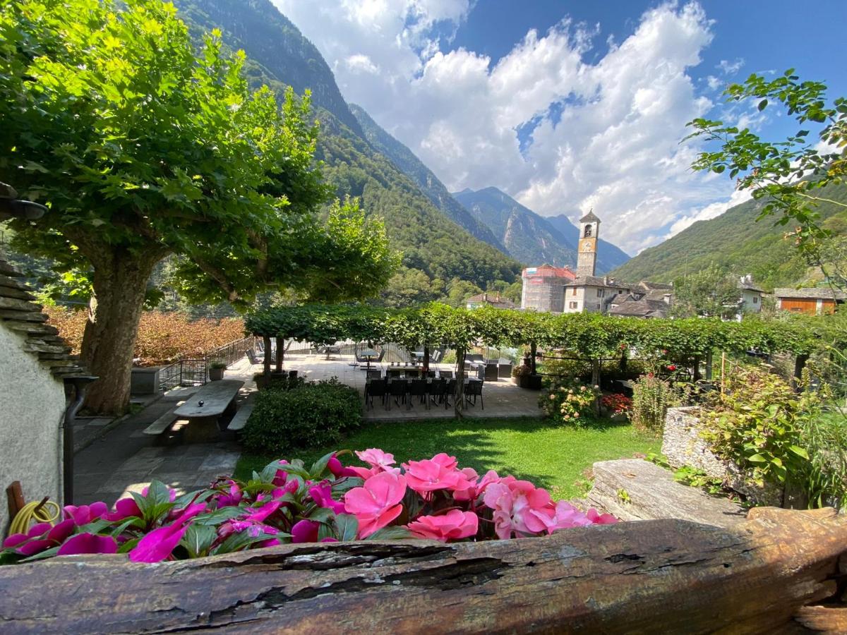 visit Verzasca VAlley where to stay and how to spend a day