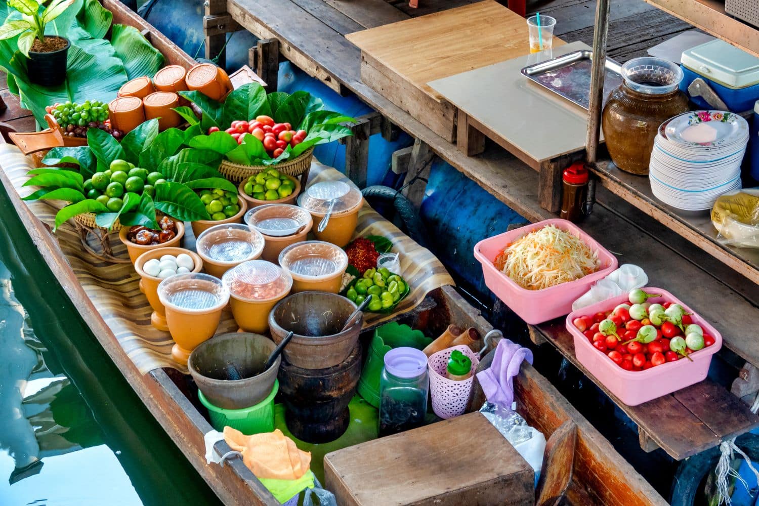 Bangkok floating markets - which food should you eat