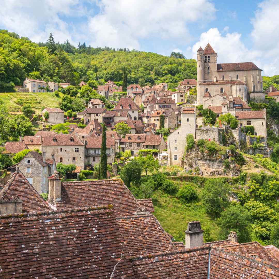 Saint Cirq Lapopie - Best Time To Visit - Where To Eat And Stay - All Of The Information You Need For This Beautiful Village In France
