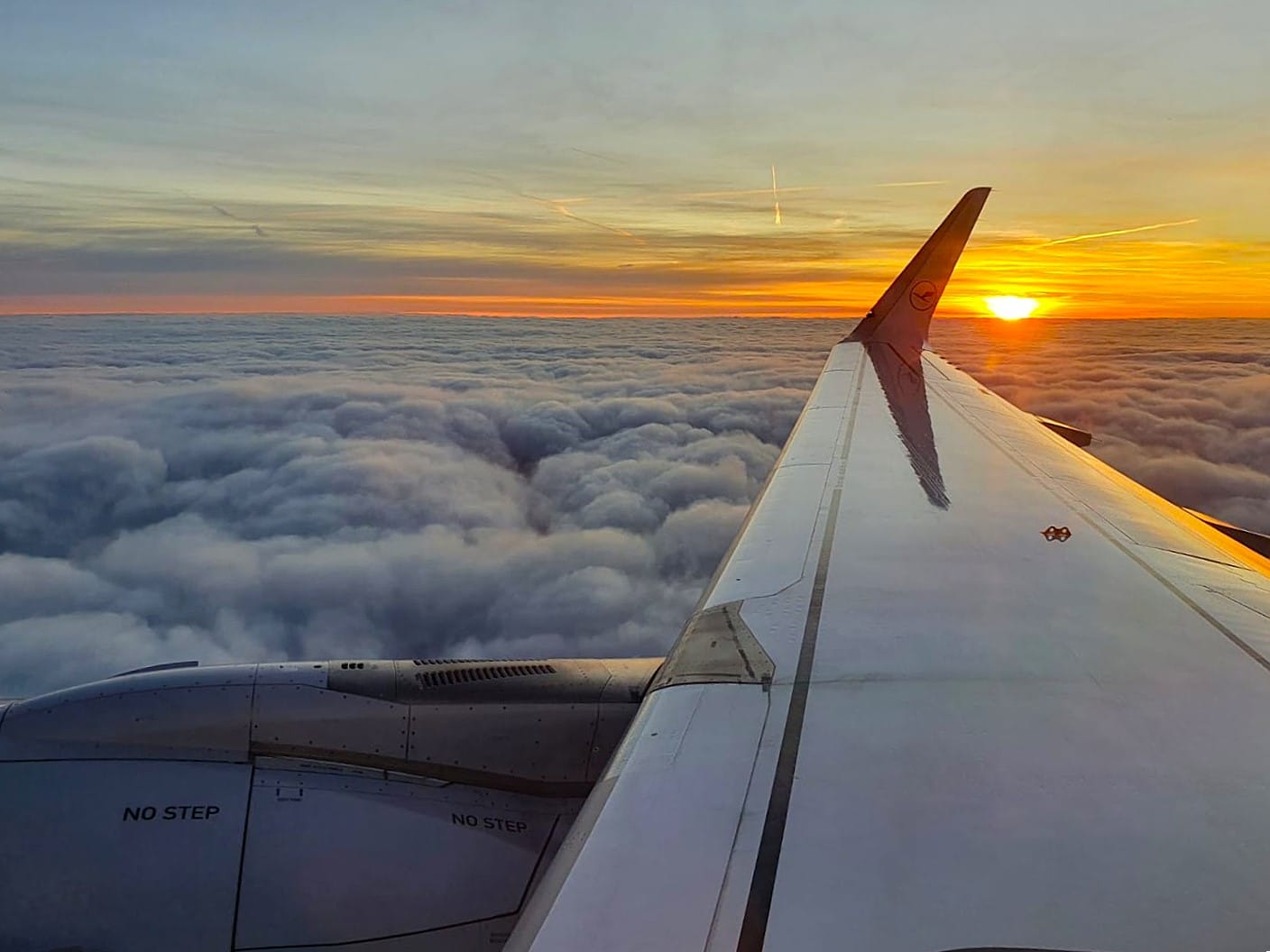 Sunrise with Qatar Airways