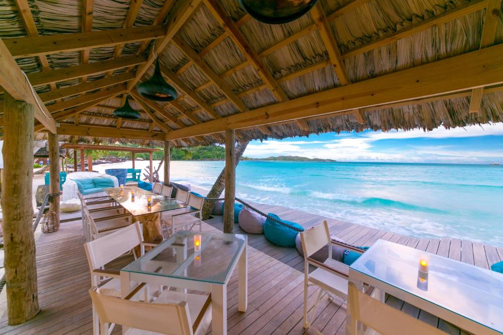 hotel with beach view - stay in Seychelles - 5 star luxury accommodation
