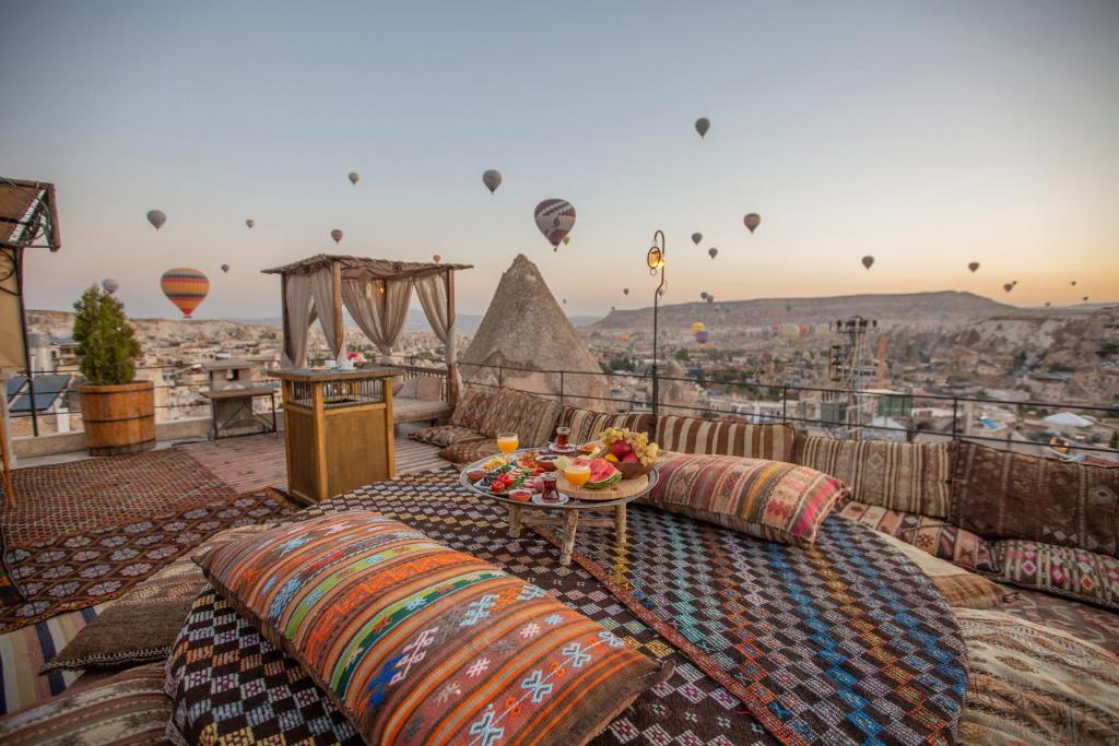 where to stay in Göreme for the hot air baloon festival