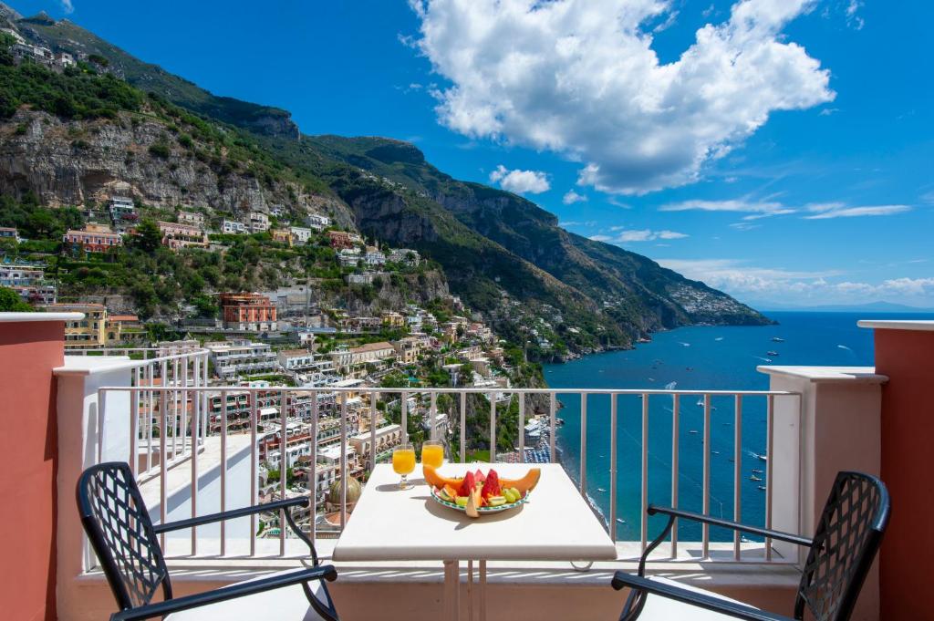 beautiful Positano hotel with breakfast views