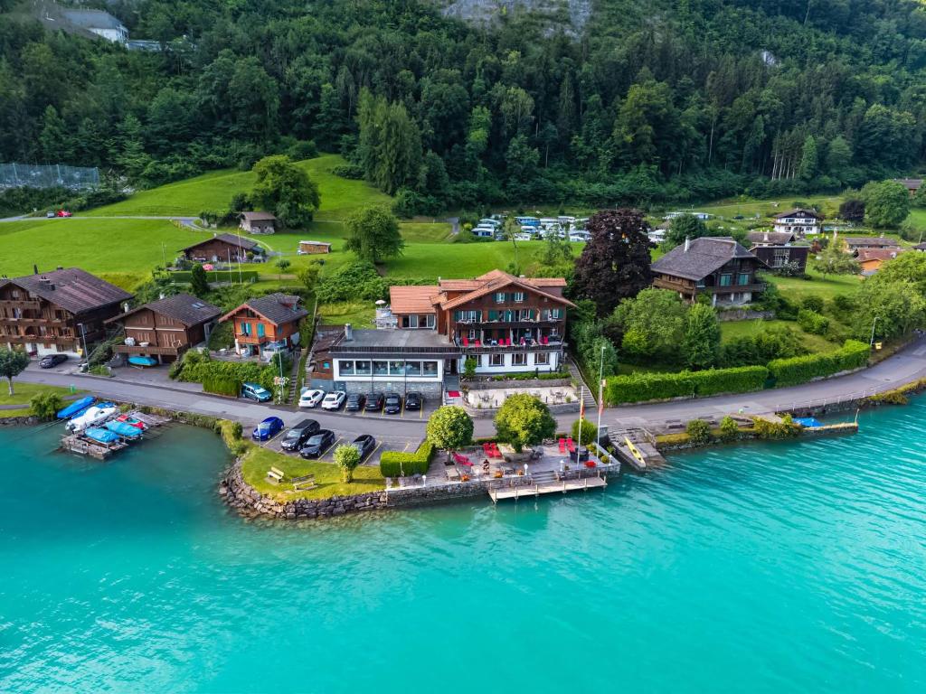 Lake Brienz - boutique hotel stay on the lake - Hotel Bellevue am Brienzersee