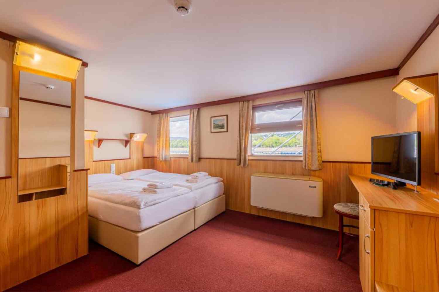 Fortuna Boat Hotel in Budapest - budget friendly accommodation