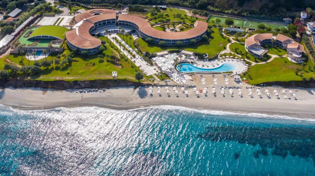 beautiful hotels in Capo Vaticano Italy