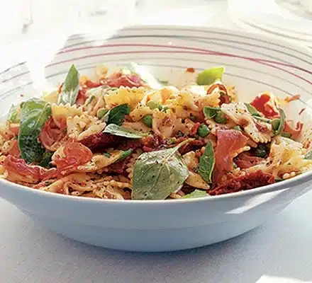 Mediterranean Pasta Salad, summer caravan recipes, summer lodge recipes, summer holiday self catering recipes