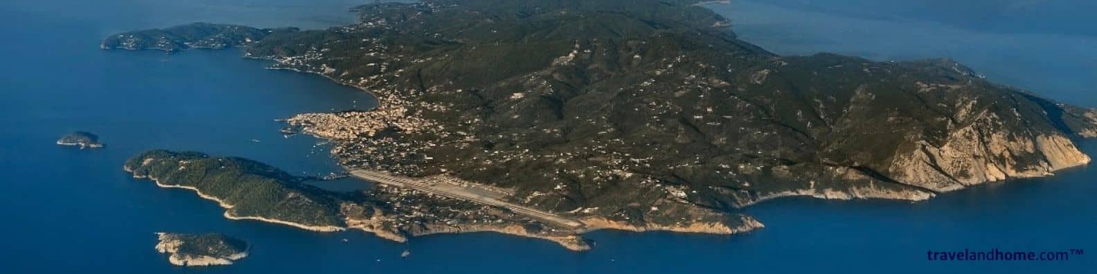 Skiathos airport, unique runway, airports with short runways