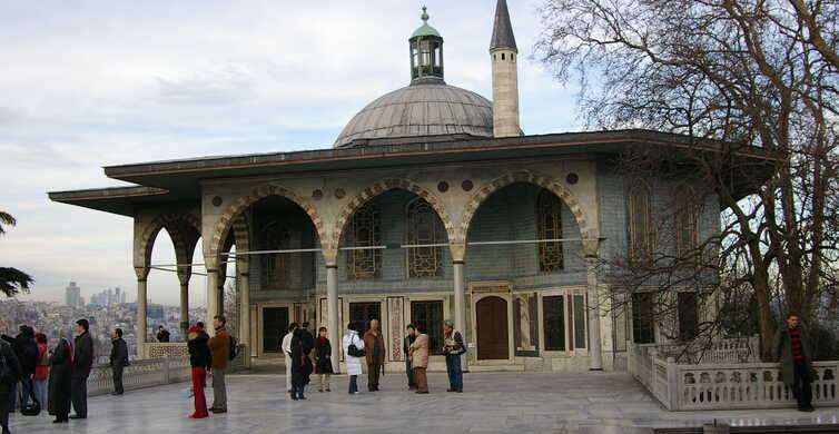 Topkai Palace Museum Sightseeing Istanbul Things to do guided tour Turkey