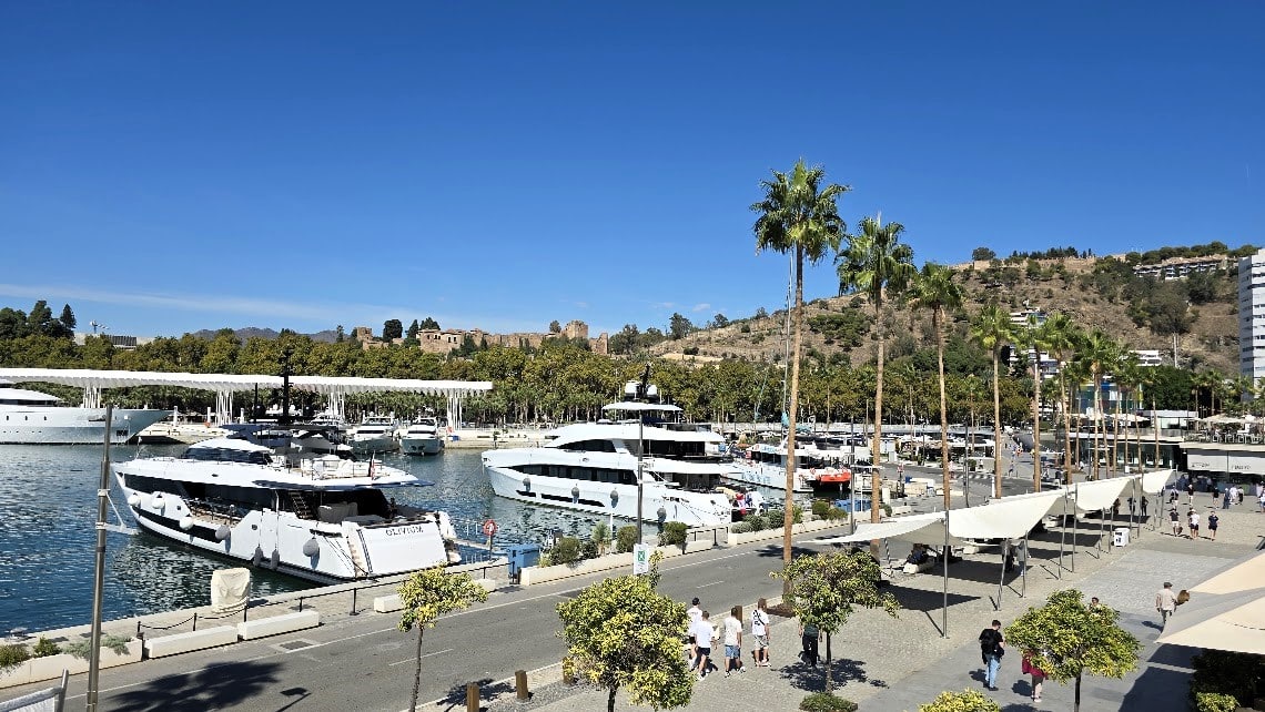 Things to do in Málaga, Moorish fortifications of the Alcazaba castle versus the modern marina