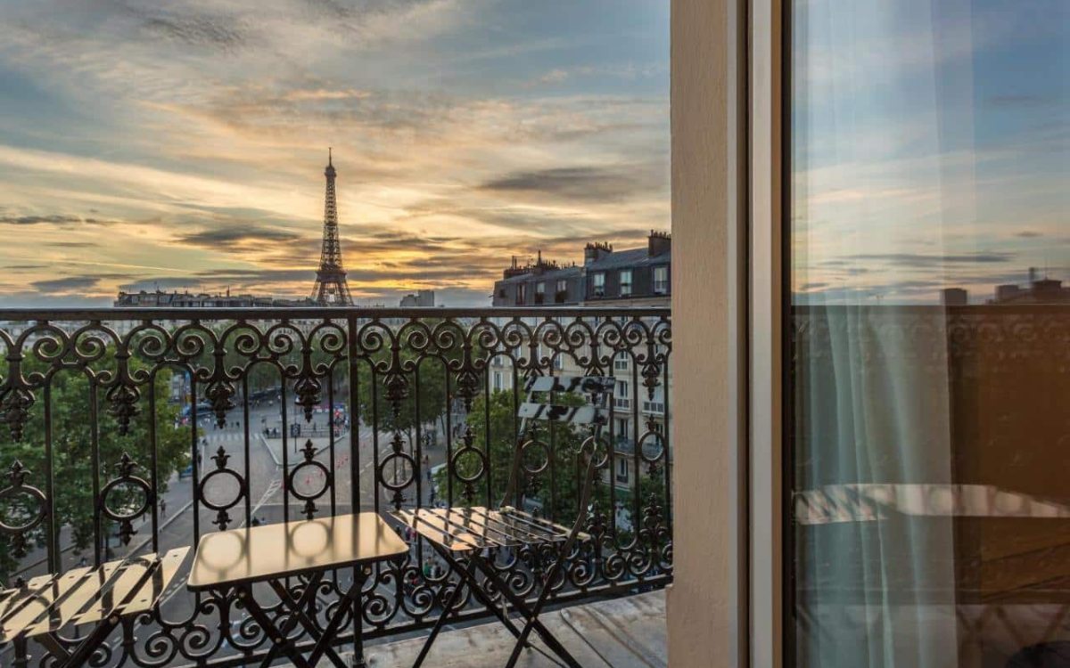 Paris Hotels with Eiffel Tower views romantic places to stay Instagram photo shoot